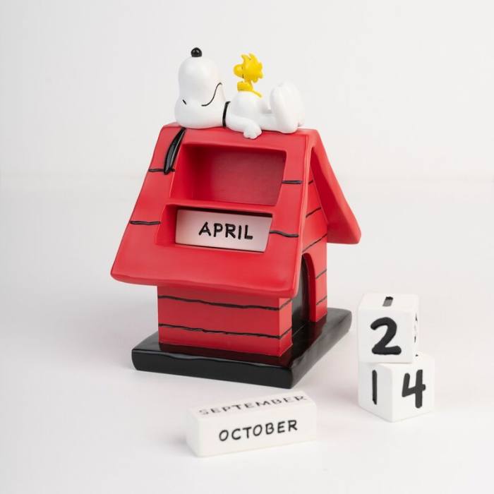 Snoopy Doghouse 3D perpetual calendar 41047